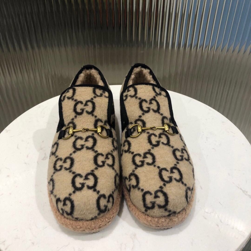 G*u*i casual shoes